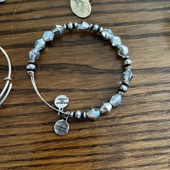 Lot of 6 bangle bracelets - Picture 6 of 7